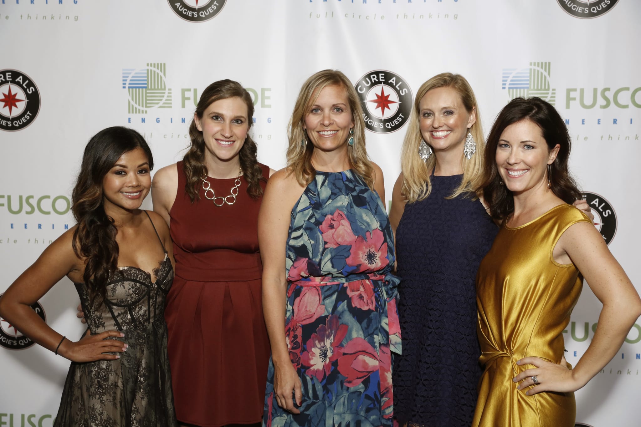 Augi'es team of women